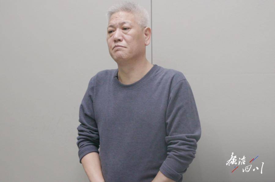 四川一局长被两名政治骗子玩弄：前后拿出35万“活动经费”